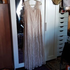 Cream Lace Sleeveless Maxi Dress